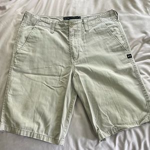 gray size 30 oakley shorts